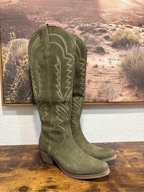 Classic Suede Knee-High Cowgirl Western Boots